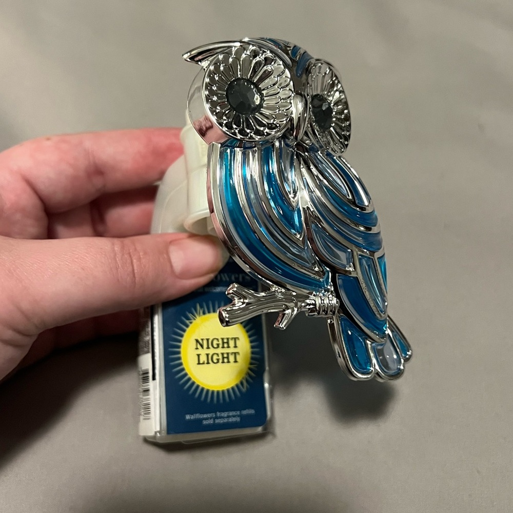 Blue Owl Bath and Body Works Fragrance Oil Plug In and Nightlight